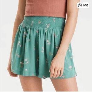 American Eagle - High-Waist Smocked Floral  Shorts - Green